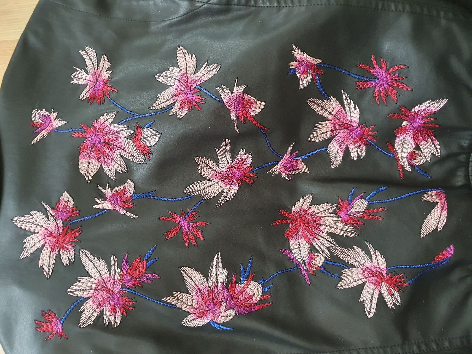 Patrizia Pepe Jacken: Frühlingsjacke - Patrizia Pepe mit Blumenprint – Neu (gemäss Beschreibung) aus Wettingen von __Dom__ 4
