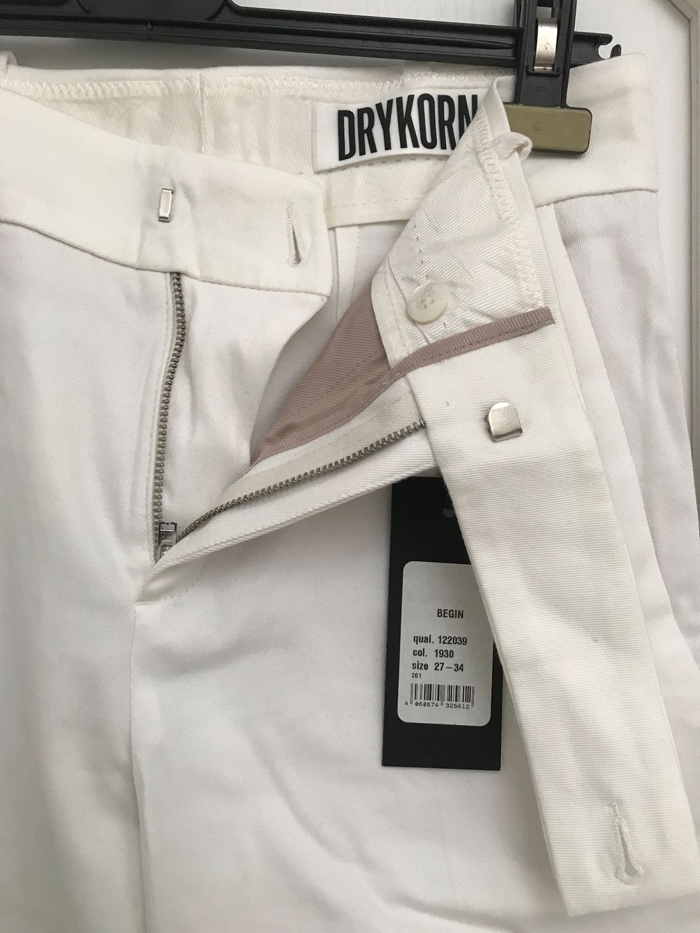 Drykorn Pantaloni: DRYKORN Hose in Weiß EU34 – Nuovo (secondo la descrizione) da Glattfelden venduto da Danshari 5