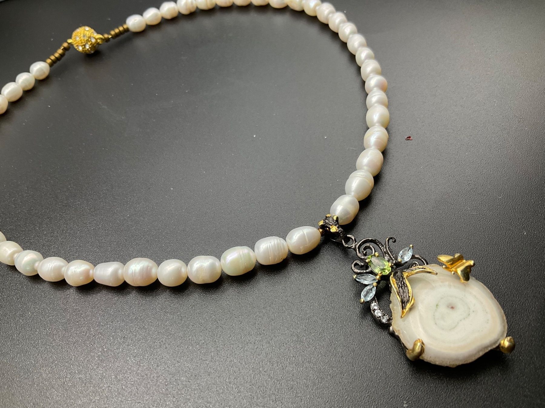 Catenine: Attraktives Perlencollier mit Quarz-Anhänger – Nuovo (secondo la descrizione) da Luzern venduto da S.Kern01 2
