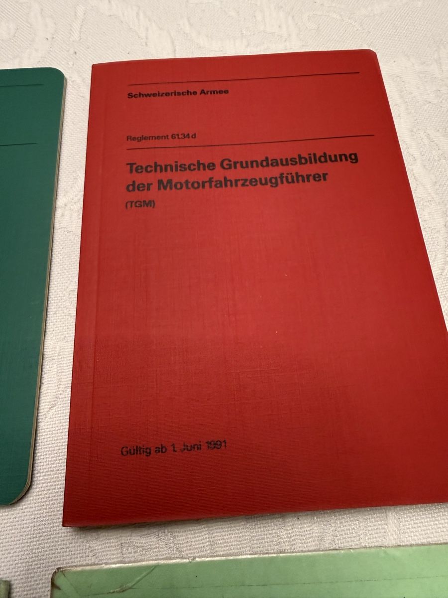 Bücher: 4 Armee Schweiz Reglemente Top Zustand – Gebraucht aus Altdorf UR von rlx 2