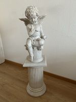 Figur mit Sockel