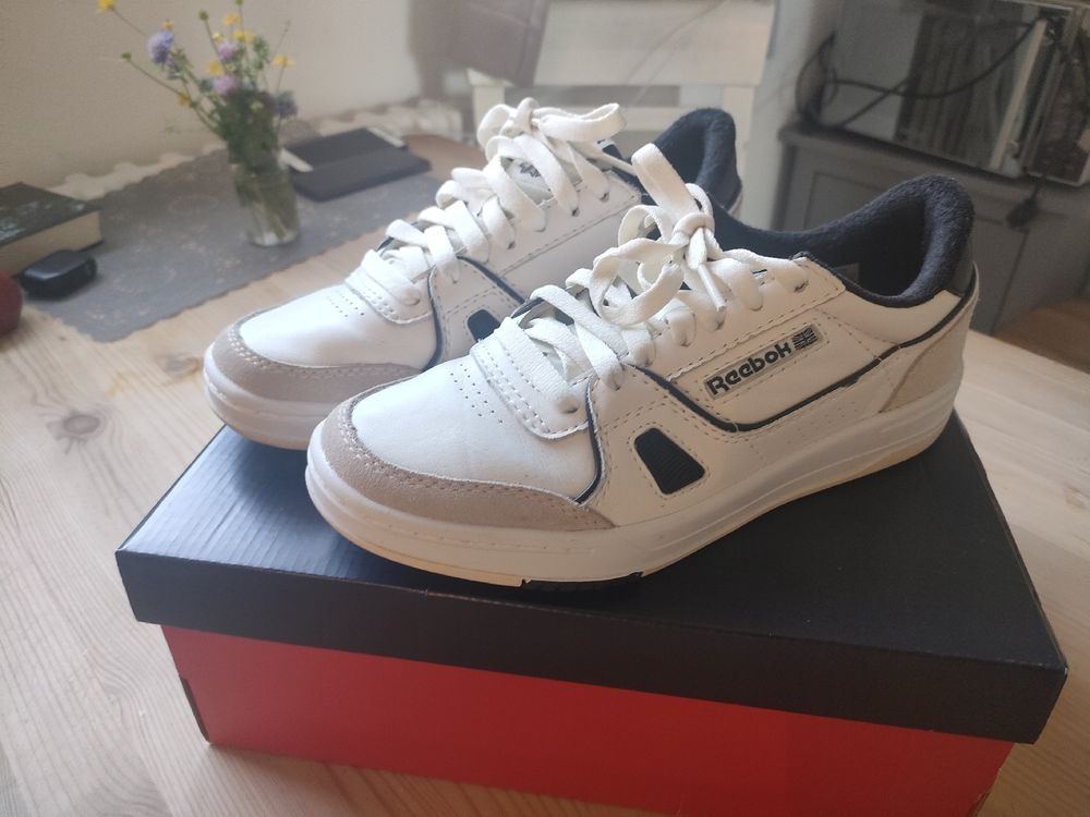 Reebok Scarpe da uomo: Reebok Classic Sneaker, Grösse 39, Top Zustand – Nuovo (secondo la descrizione) da Neuhausen am Rheinfall venduto da Cladi74