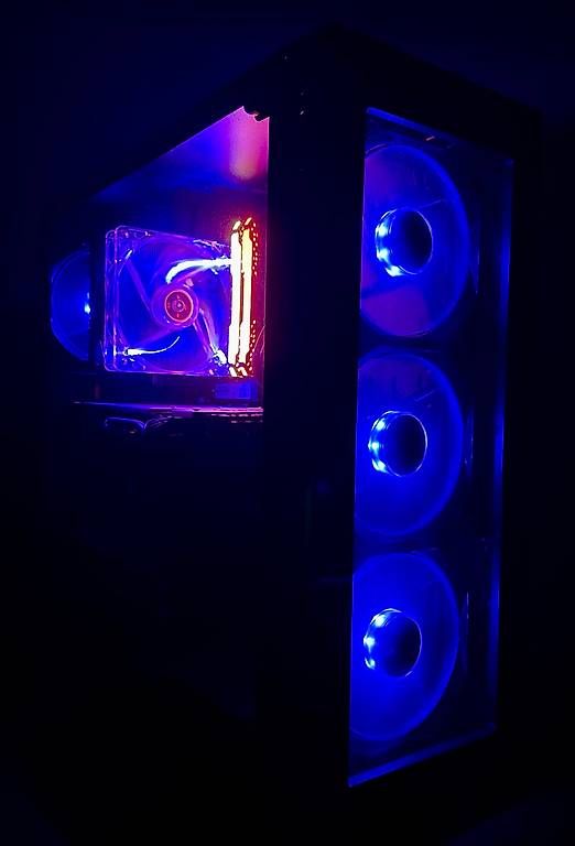 PC: TOP ANGEBOT!!! Gaming PC – Usato da Zürich venduto da EllaLacroix 1