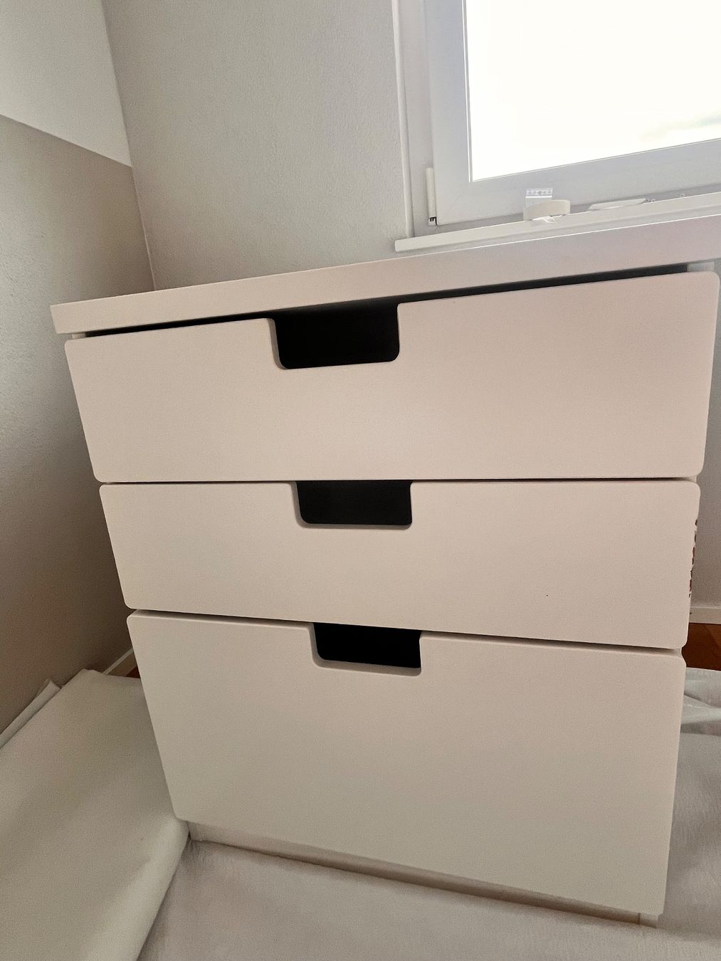 Ikea Scrivanie: Bureau IKEA 3 tiroirs – Usato da Fribourg venduto da Mikassassa 2