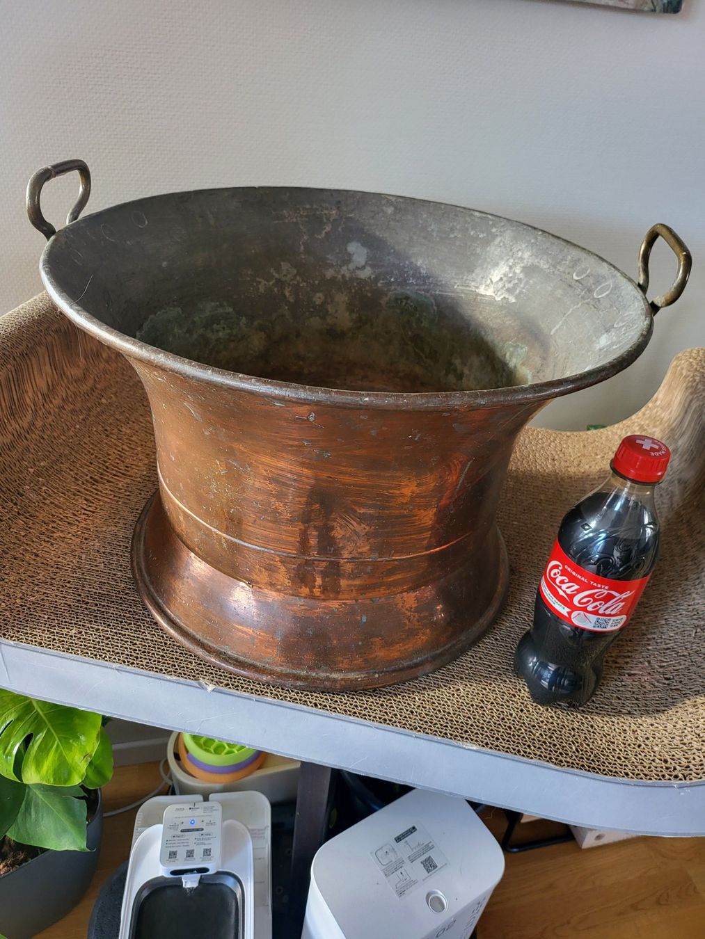 Töpfe: 3 Antique Copper kettles and a large cauldron – Gebraucht aus Zürich von mauritsve 1