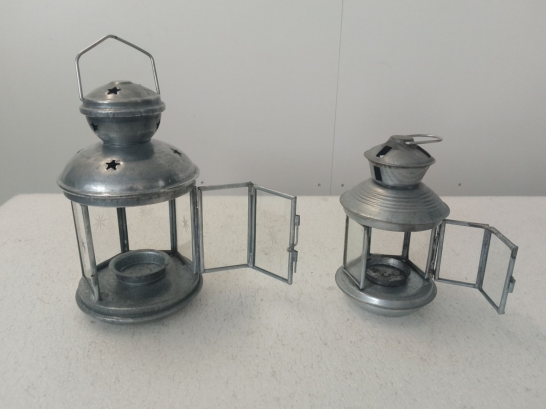 Lanterne: 2 Windlichter Metall silberfarben  – Usato da Trubschachen venduto da Caddy8 5