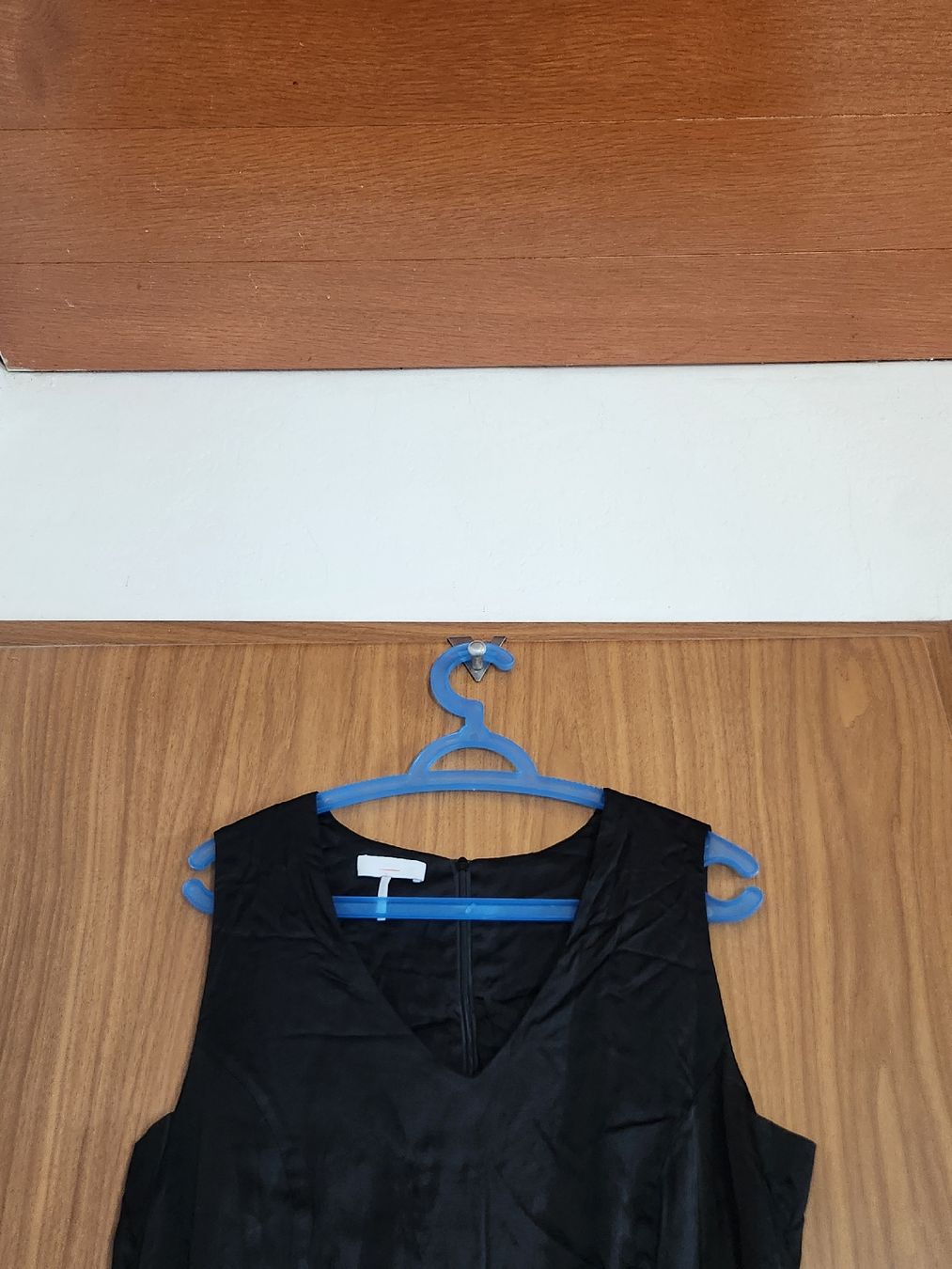 Cinque Vestiti: Robe noire CINQUE  viscose taille 42 chic et élégante. – Usato da Niedergösgen venduto da Eva2410 4