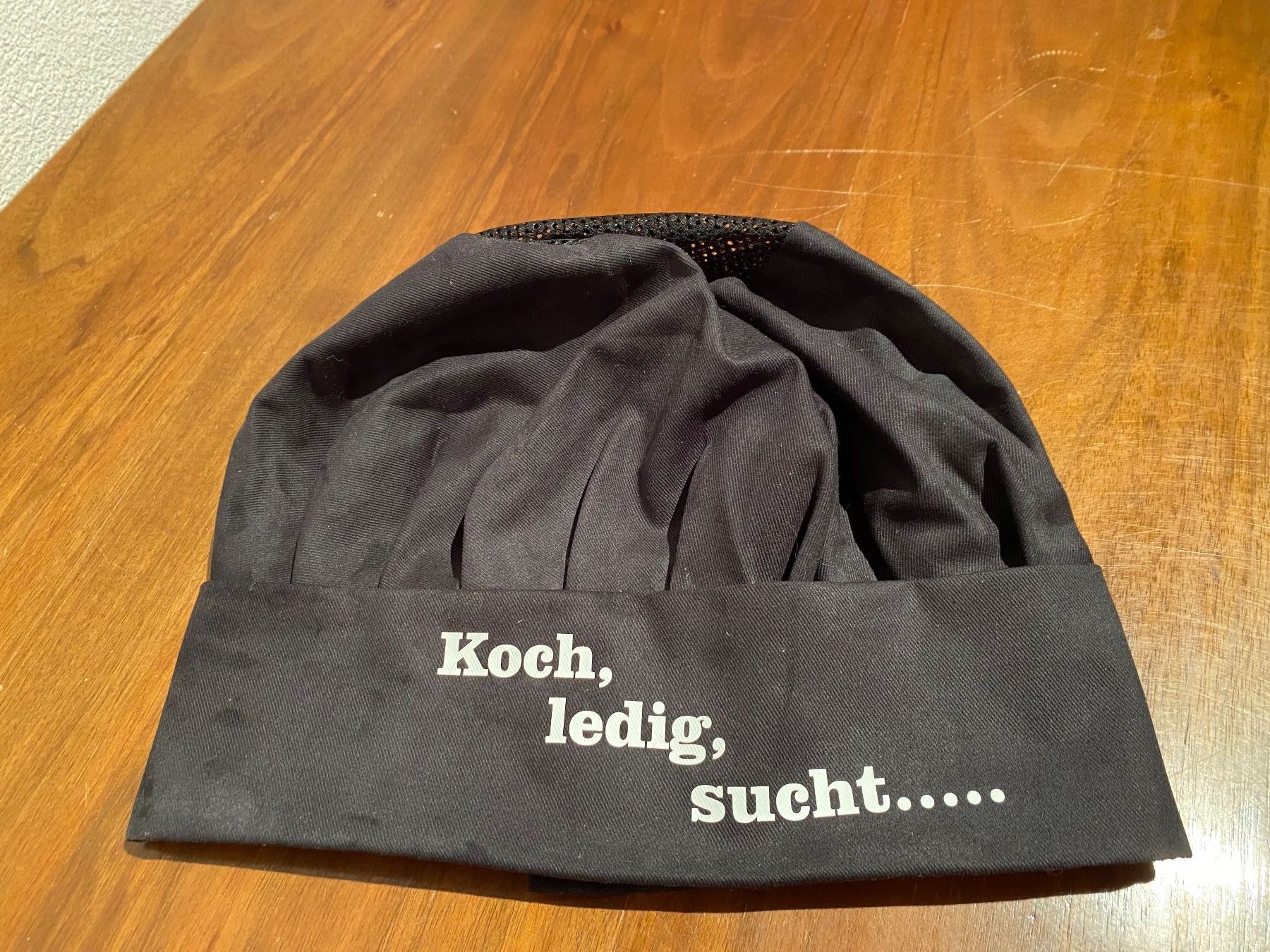 Copricapi, berretti & cappellini: Kochmütze, Grösse verstellbar – Usato da Klosters venduto da Rigi98 1