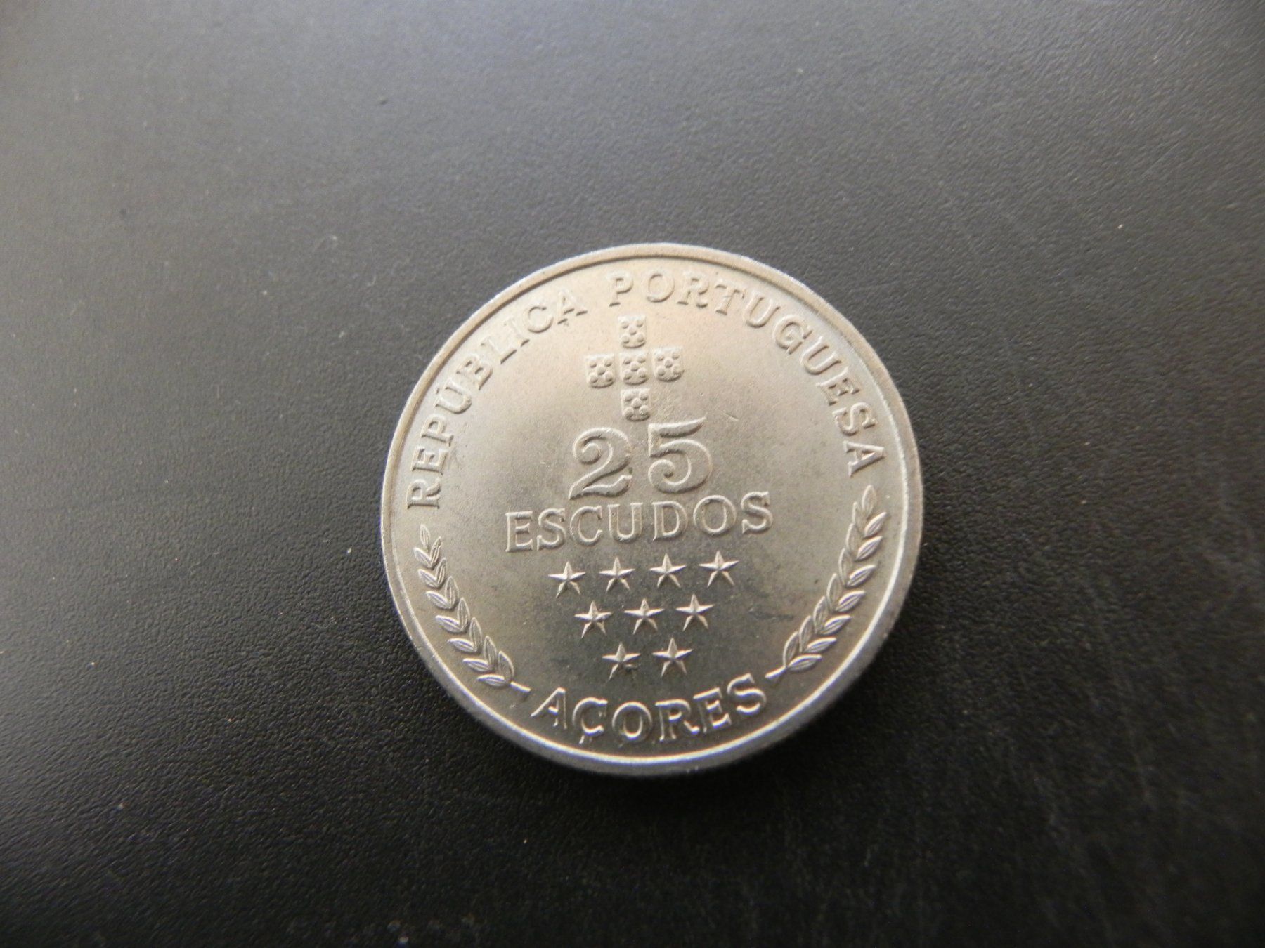 Tutti le monete: Acores 25 Escudos 1980 – Usato da Biel/Bienne venduto da Gogolozi 1