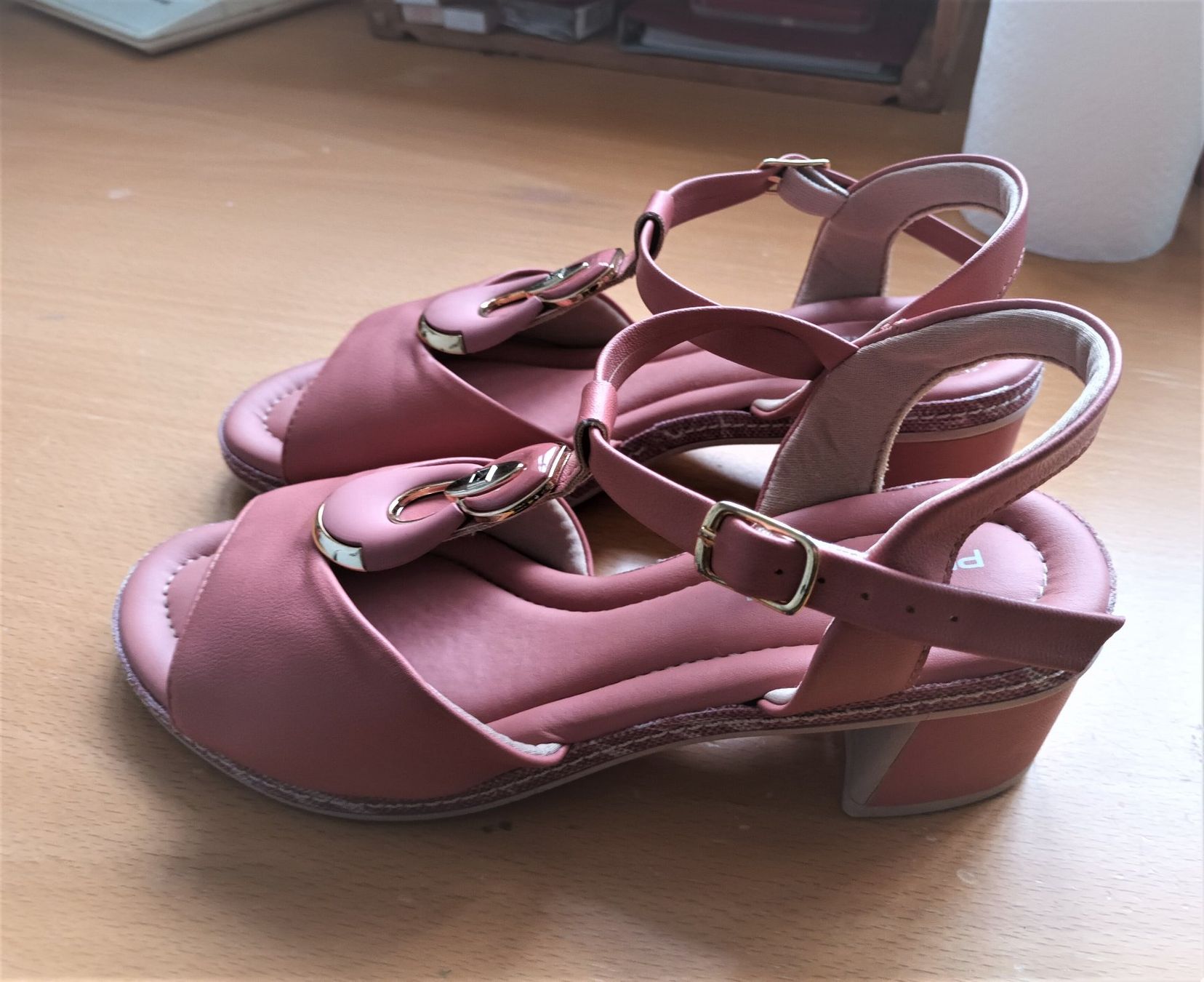 Scarpe da donna: Piccadilly Brasil Sandale braun Grösse 39 dicker Absatz – Usato da Vaduz venduto da Bergtiger 2