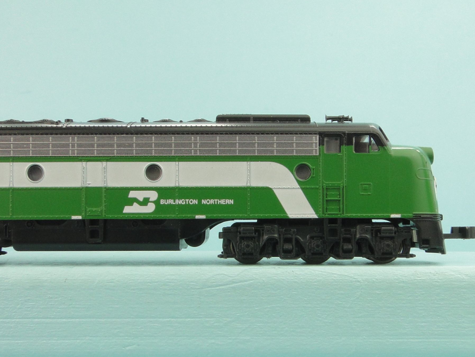 Kato Modelleisenbahnen: Kato Spur N 176-267 E 8/9 A Burlington – Gebraucht aus Bülach von cann11 8