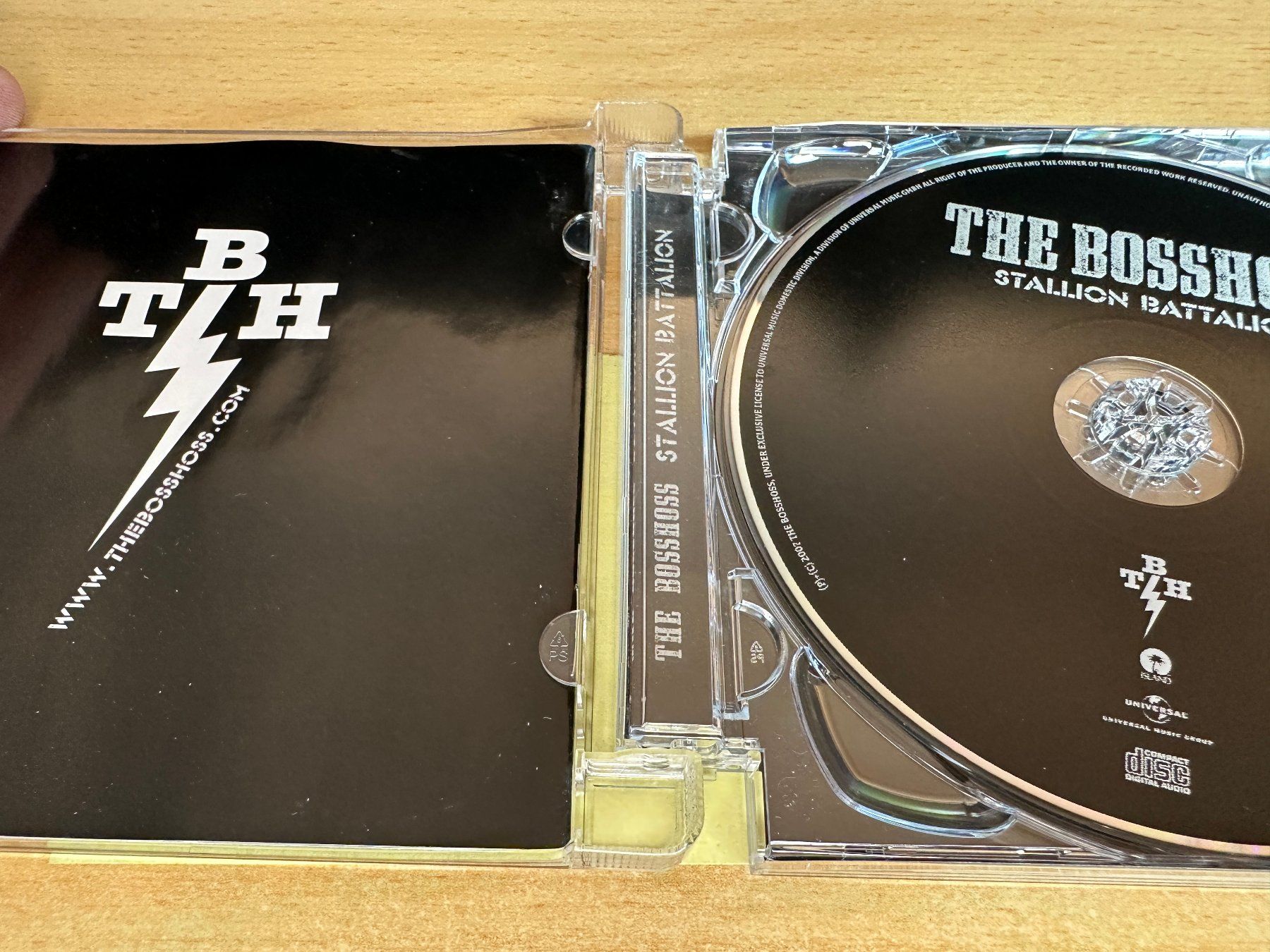 CD: E2 The BossHoss – Stallion Battalion – Usato da Rikon im Tösstal venduto da Alpenmutz 2