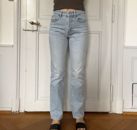 Hellblaue high waits straight leg jeans. Grösse 36.