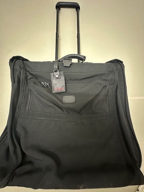 Tumi Borse: Tumi Kleidersack – Usato da Altendorf venduto da Eisenmaennchen