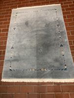 Teppich hellblau mit Muster Bordüre gebraucht