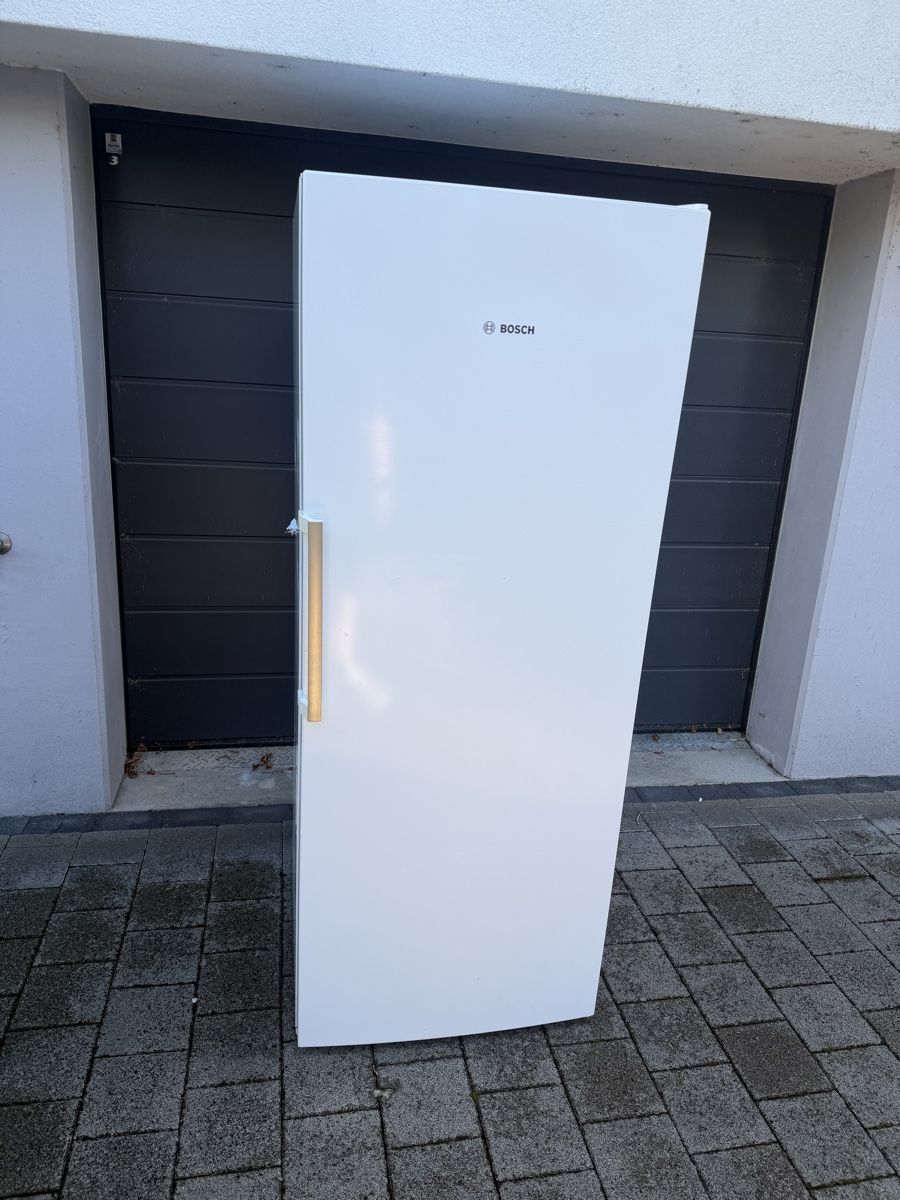 Bosch Congelatori: Bosch Tiekfühler A+++ Gefrierschrank – Usato da Arlesheim venduto da VD.HG