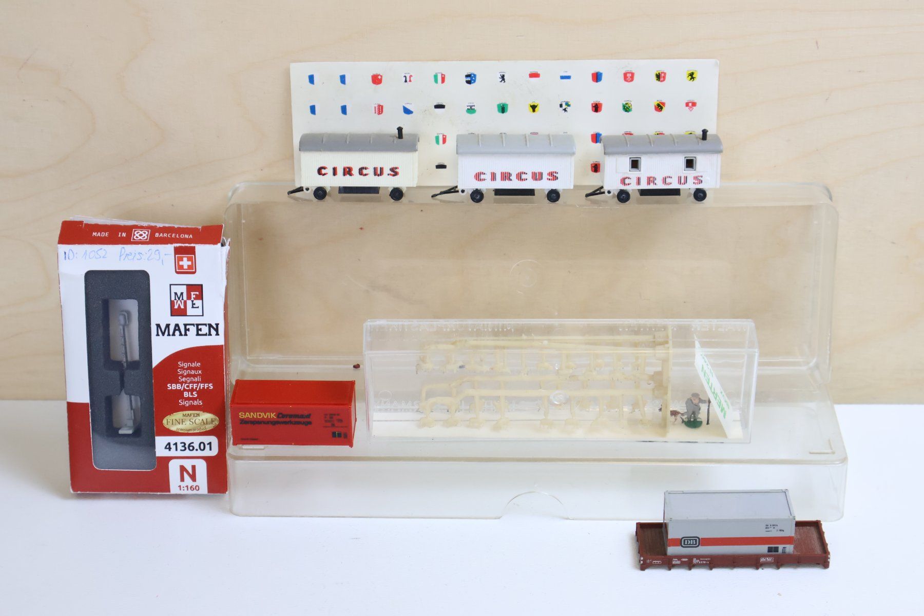 Modelleisenbahnen: Lichtsignal, Zirkus Set, Container & Figuren Set - Spur N – Gebraucht aus Winterthur von Monstera 8