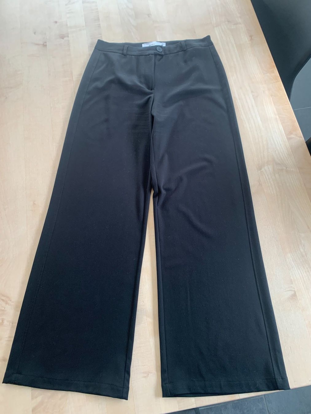 Pantaloni: Damenhose schwarz Gr.42 – Nuovo (secondo la descrizione) da Azmoos venduto da Verwir64