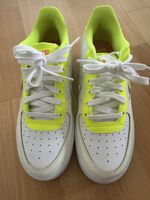 Nike Air Force 1 jaune fluo, pointure 38,5