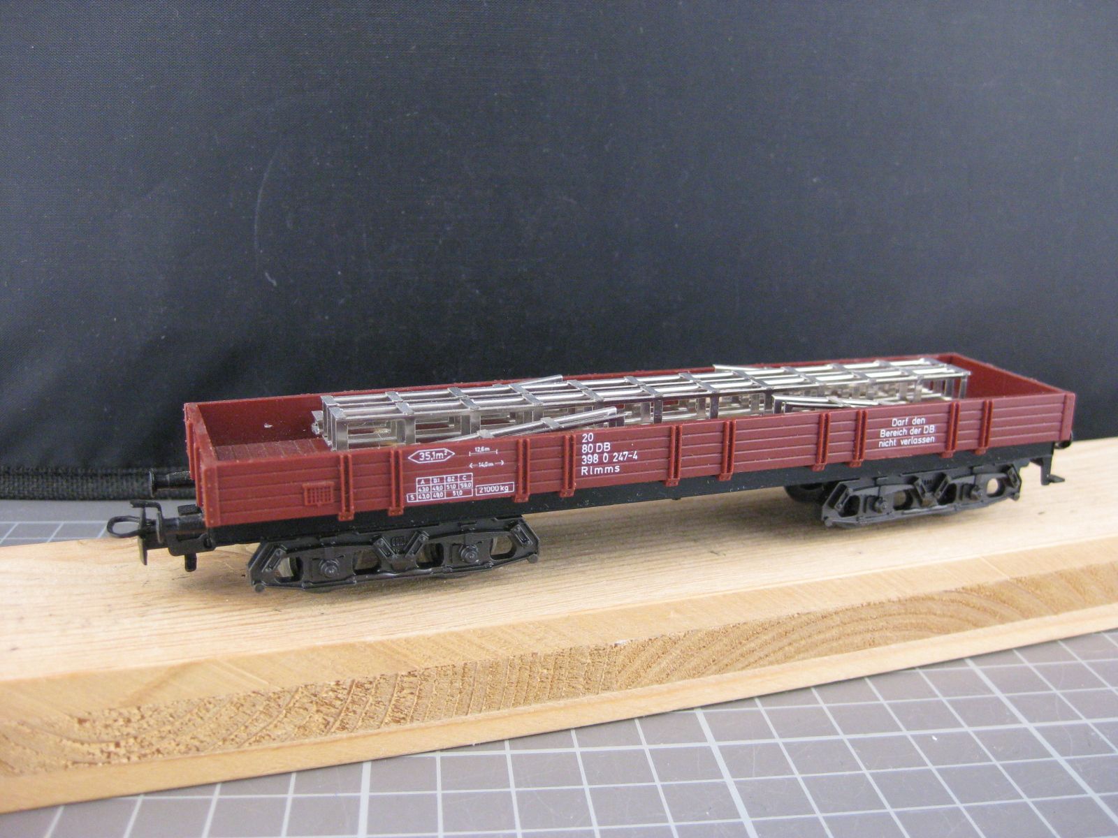 Märklin Modellini di ferrovie: Märklin Flachwagen mit Ladung – Usato da Malters venduto da Marosko