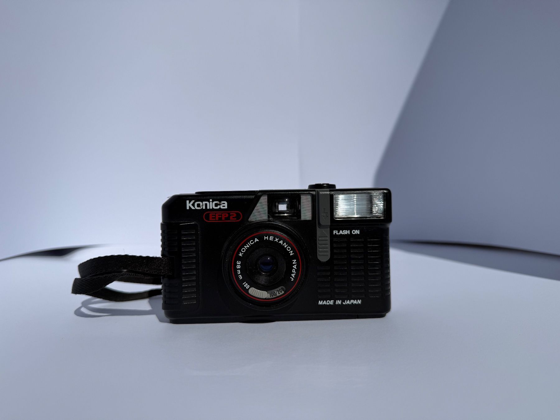 Konica Kamera: Compact 35mm Konica EFP 2 + Hexanon 38mm + Flash – Gebraucht aus Marin-Epagnier von EagleOne
