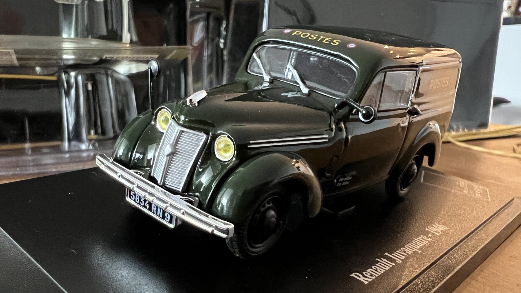 Renault Modellautos: Renault Juvaquatre 1946 La Poste – Neu und originalverpackt aus Meilen von rdv_n7s9 1