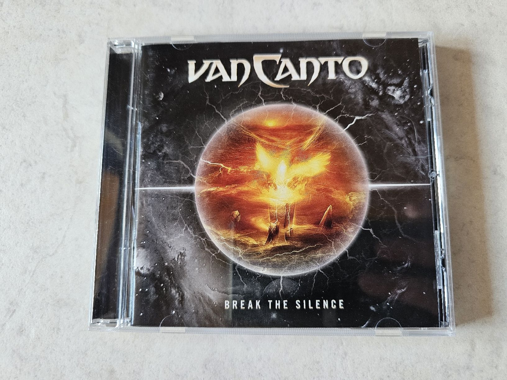 CD: Van Canto  -  Break The Silence – Usato da Schneisingen venduto da backstore24