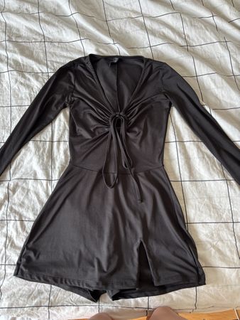 BLACK LONG SLEEVE ROMPER XS