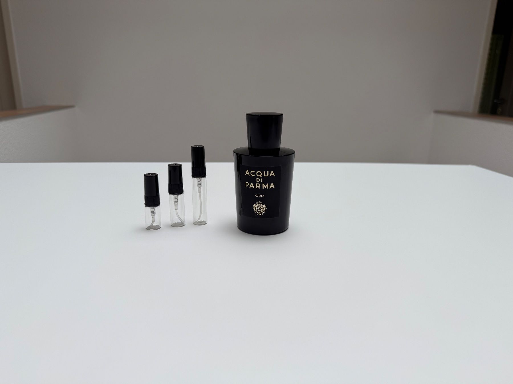 Acqua di parma Profumi & Eau de Toilette: Acqua di Parma Oud Abfüllung 2ML – Nuovo (secondo la descrizione) da Laufen venduto da pocketscents_ch
