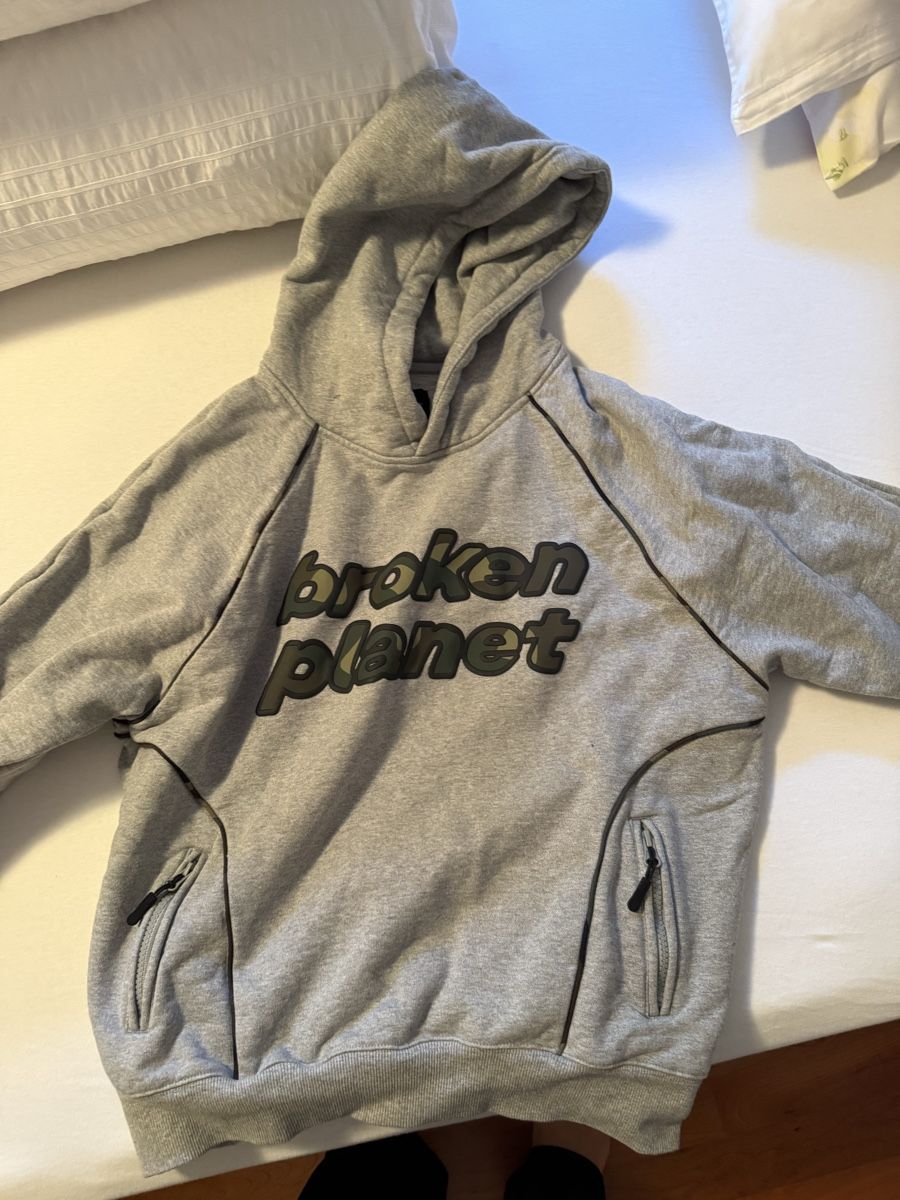 Maglioni & Felpe: Broken Planet Hoodie Grau Gr. S – Usato da Dietlikon venduto da lizz.yy