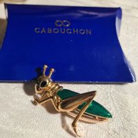 Bezaubernde Cabochon Brosche- herrlicher Grashüpfer m. Email