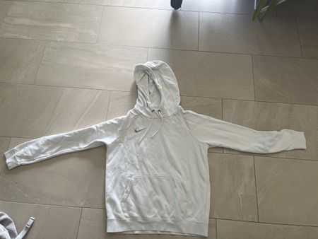 Nike Kapuzenpullover weiss mit Logo guter Zustand