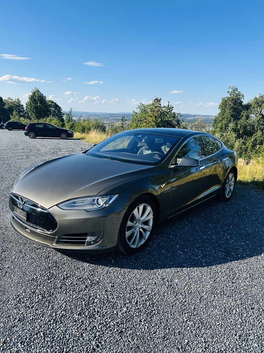 Tesla Automobili: Tesla Model S 90D Free Tesla Supercharging!!! – Usato da Zürich venduto da Bonsai12 1