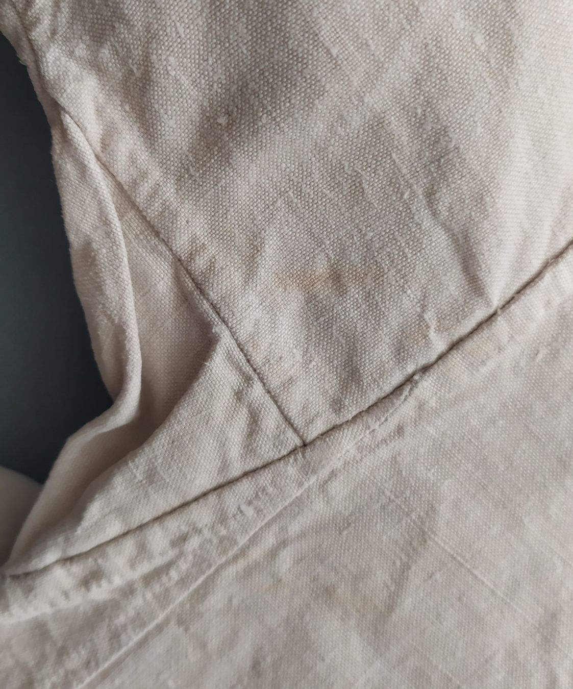 Vestiti: Uraltes Leinenkleid mit gehäkelten Rändern – Usato da Chezard St-Martin venduto da Loucail 4