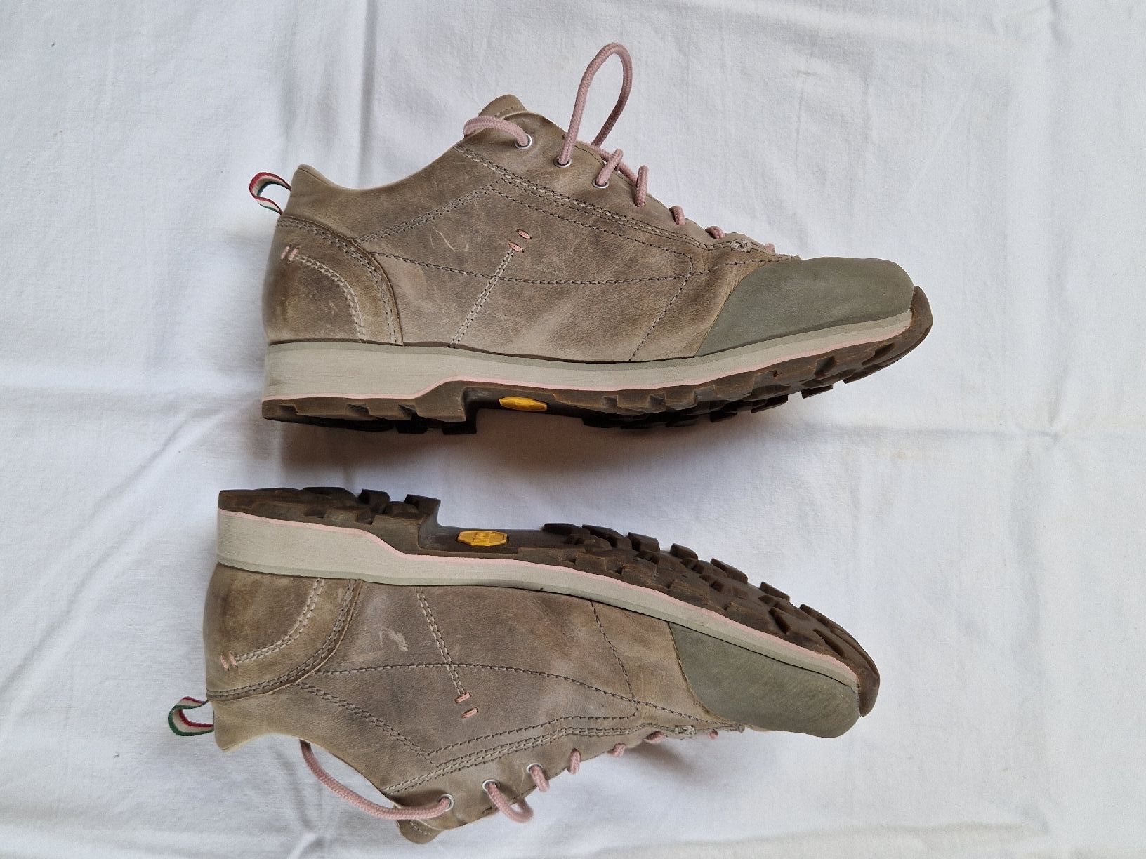 Dolomite Scarpe da donna: Dolomite Karakorum, leichter Wanderschuh, Gr. 40 2/3 – Usato da Hilterfingen venduto da Housi32 2