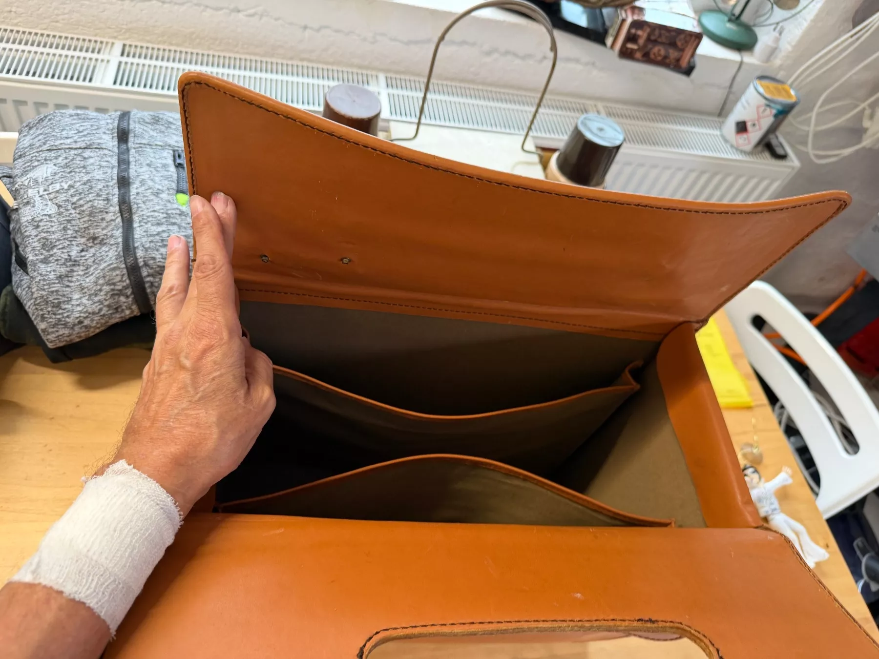 Reisekoffer: Oldtimer-Werkzeugkoffer, Lederkoffer, Aktenkoffer – Gebraucht aus Effretikon von Bianchina2 2