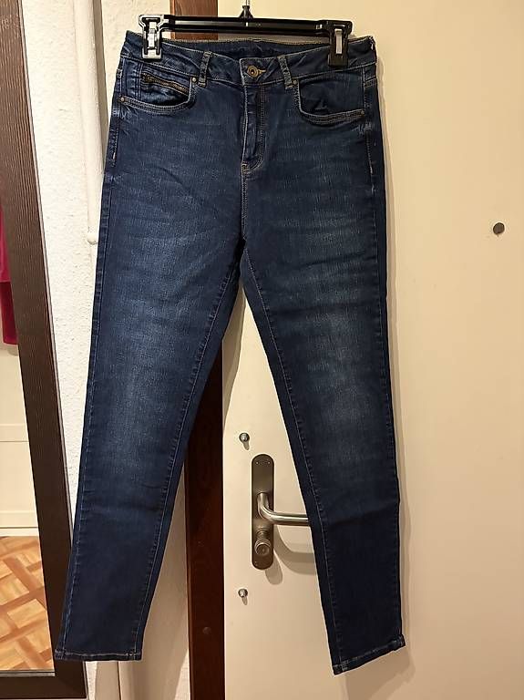 Jeans: Jeans 123 en 38 – Gebraucht aus Veyrier von Nath9279