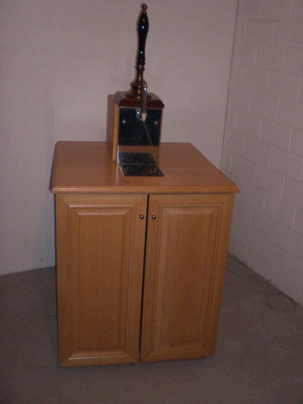 Allestimento di negozi e stand fieristici: Original englischer Zapfhahn – Usato da Niederuzwil venduto da AlbertR010203 3