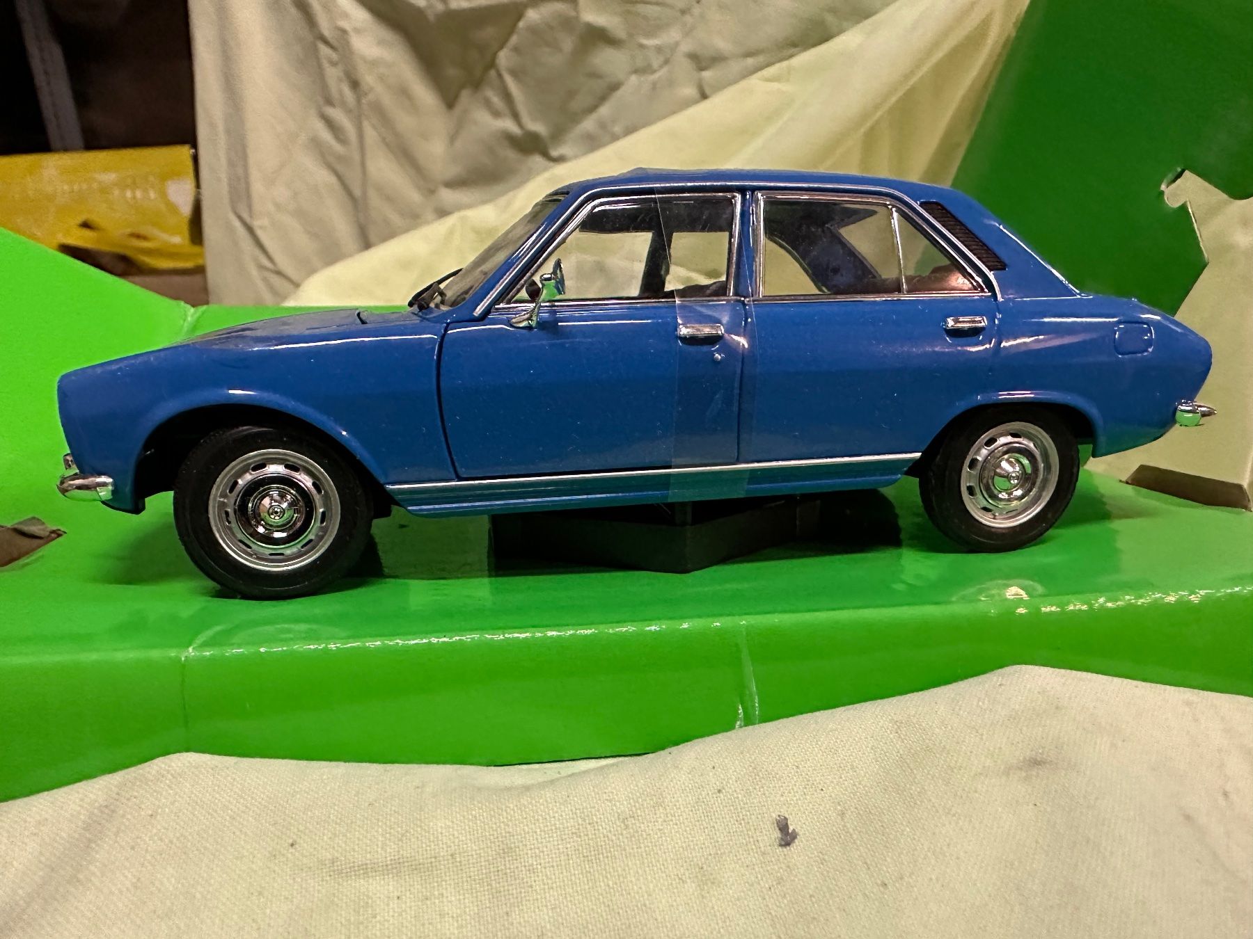 Peugeot Modellini d'auto: Peugeot 504 Oldtimer classic – Nuovo (secondo la descrizione) da Reinach AG venduto da rares75 1