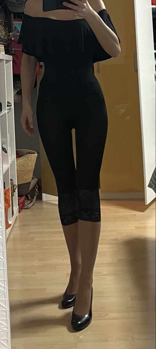New Look Top: Schwarzer Body mit Rüschen &leggins  Grösse 36 – Nuovo e nell'imballaggio originale da Turbenthal venduto da 310707 1
