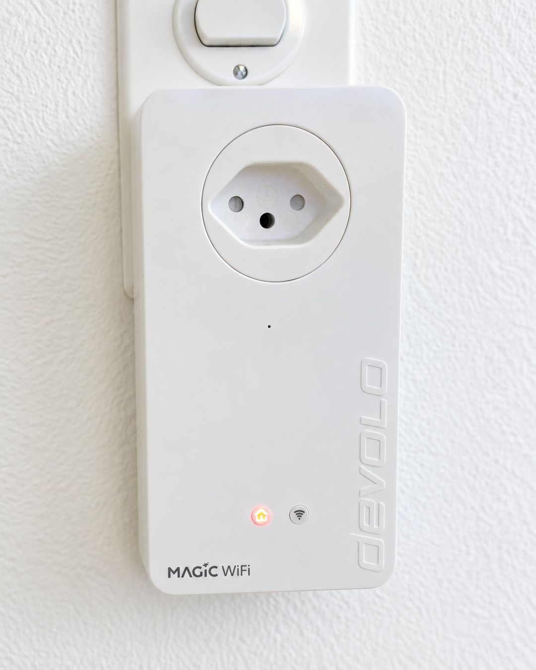 Devolo Wlan: devolo Magic 2 WiFi Powerline Set – 3 Adapter (CH) – Gebraucht aus Basel von con_q8xm 4