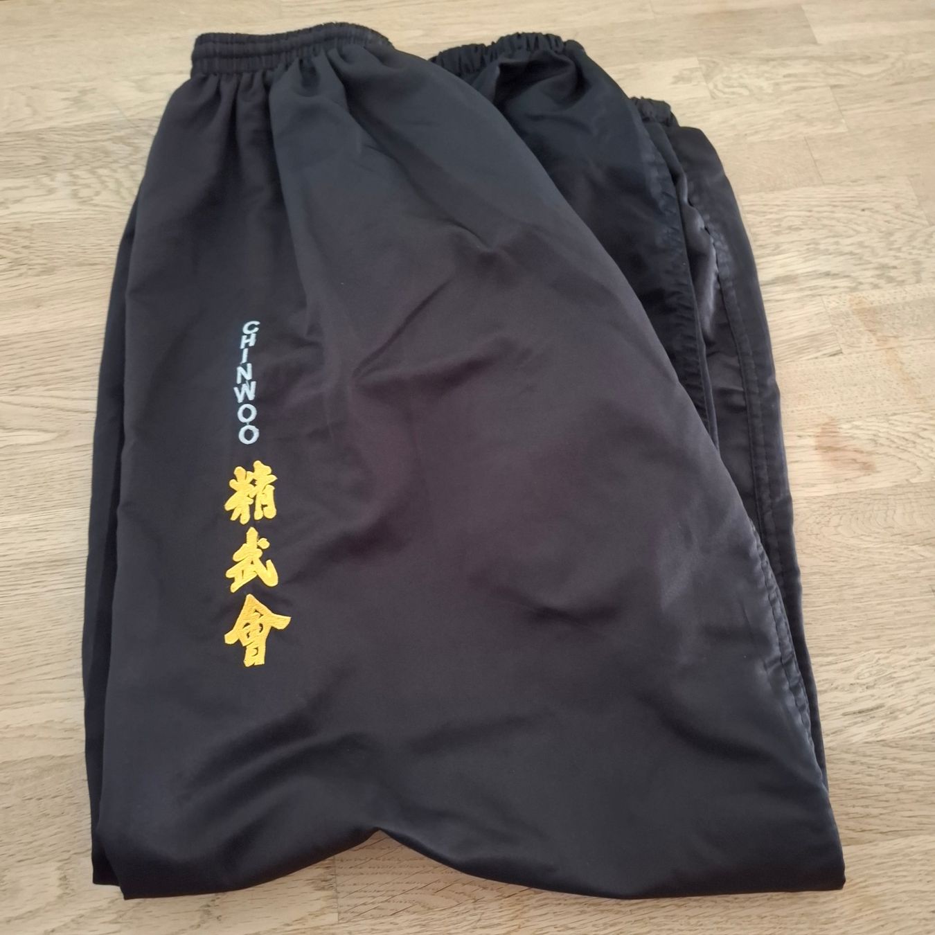 Lotti & Set di vestiti: zu verkaufen Kung-Fu Kleider – Usato da Oberdiessbach venduto da robuscht 1