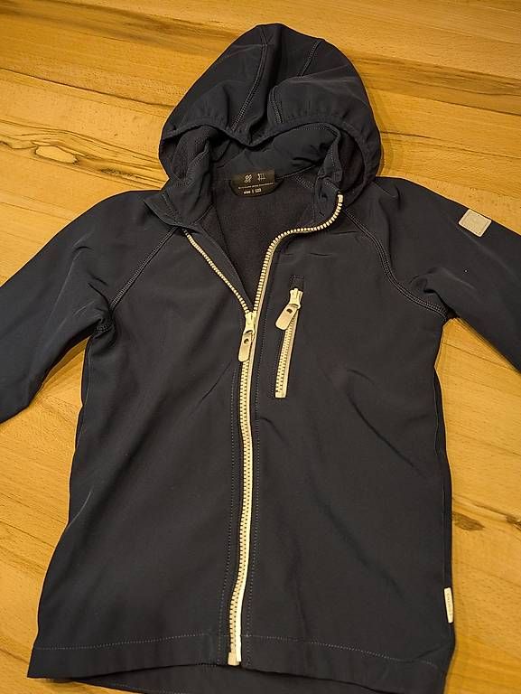 Giacche & Cappotti: Softshelljacke Reima Vantti Grösse 122 – Usato da Bätterkinden venduto da lhe_sg2b 2