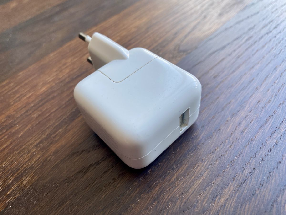 Ladegeräte: Apple USB Power Adapter A1401 (12W) – Gebraucht aus Winterthur von Crazycorner