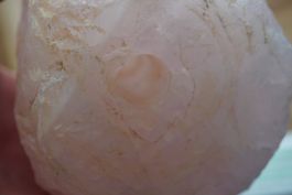 Rosenquarz mit loch 2.1kg    –Lot Adlun-