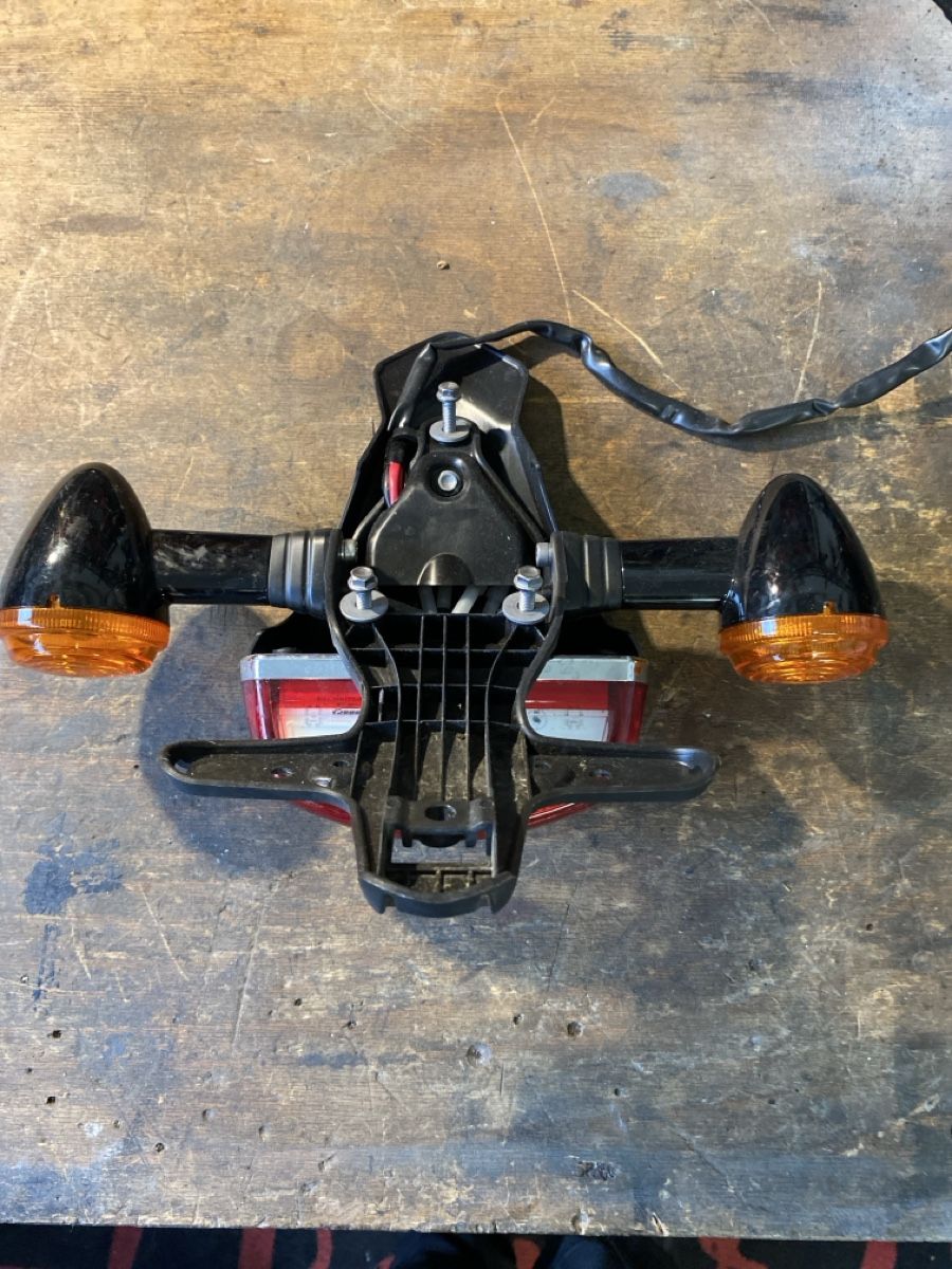 Triumph Tutti i ricambio per moto: Triumph Rücklicht mit Blinkern – Usato da Zürich venduto da alt-eisen 2
