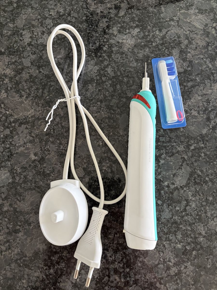 Oral B Cura dei denti: Elektrozahnbürste – Usato da Gipf-Oberfrick venduto da Schnap1