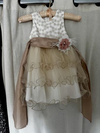 Kleid Grösse 104