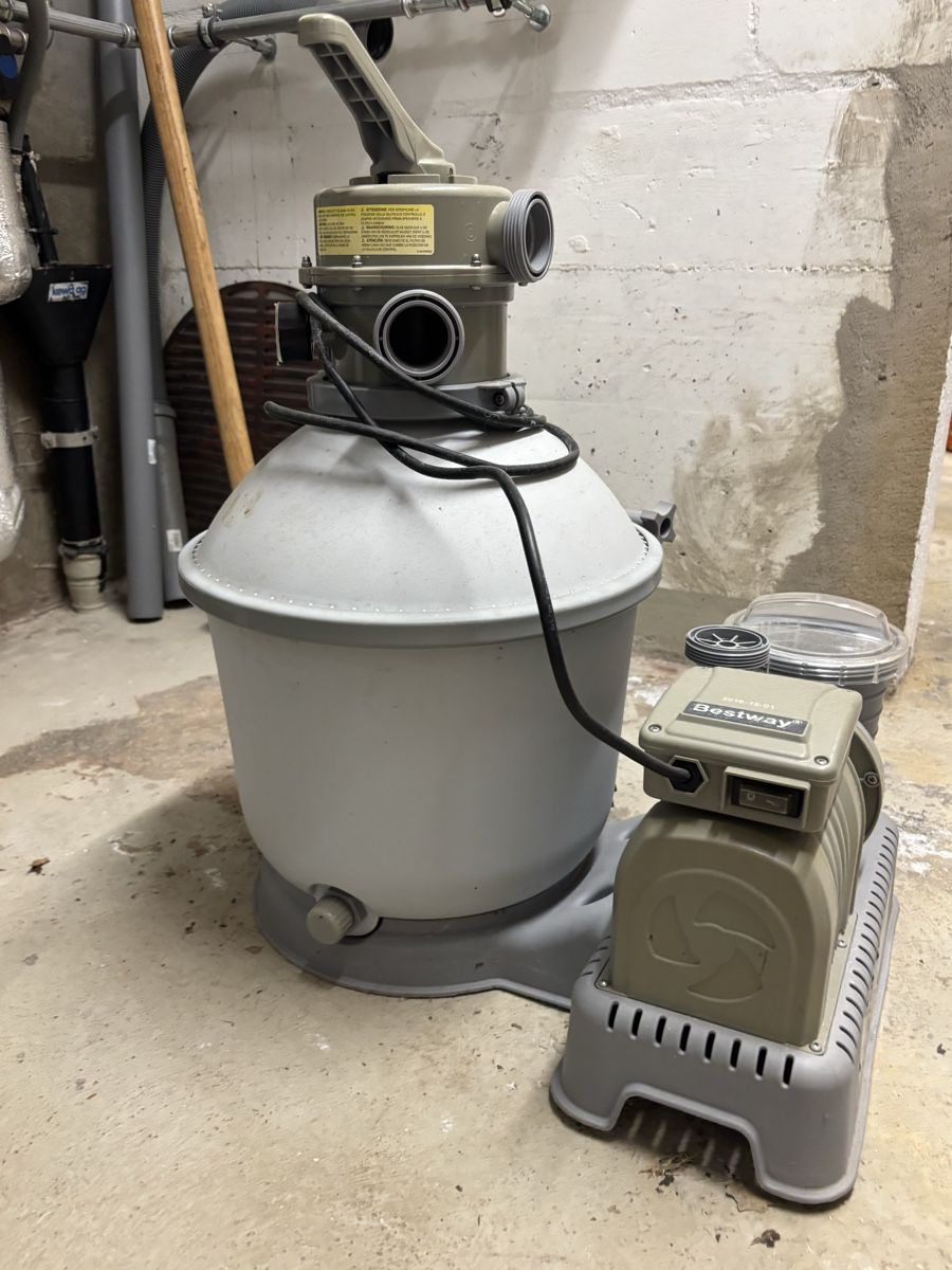 Bestway Heizung: Bestway Sandfilterpumpe gebraucht – Gebraucht aus Binningen von STOA-H13 1