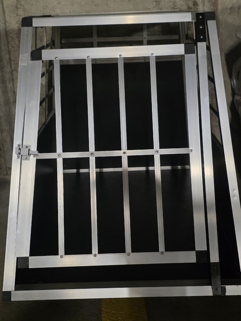 Käfige, Transport & Sicherheit: hundetransportbox (aluminium) – Gebraucht aus Wittenbach von Elena1991